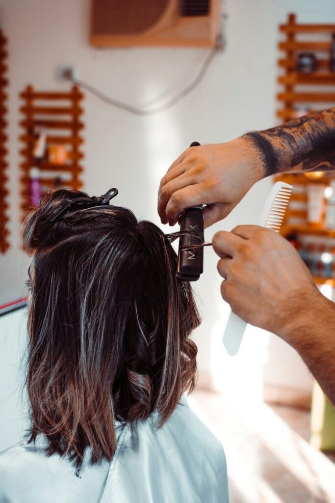 trabajo en peluquería protegida en seguro de daños por productos cosméticos peluquería